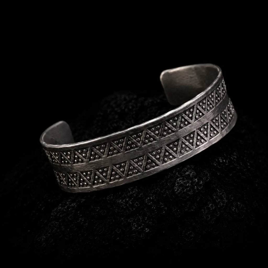 Triangle Stamped Armring in Sterling Silver