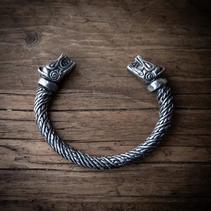 Bear Head Armring in Pewter - Unique Statement Jewelry – Valhallas