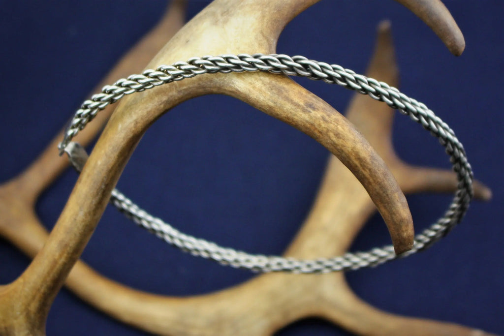 Woven viking neckring